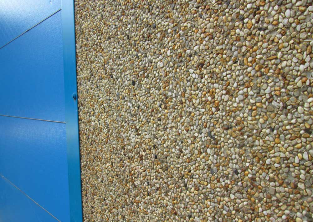 Pebble dash store trowel